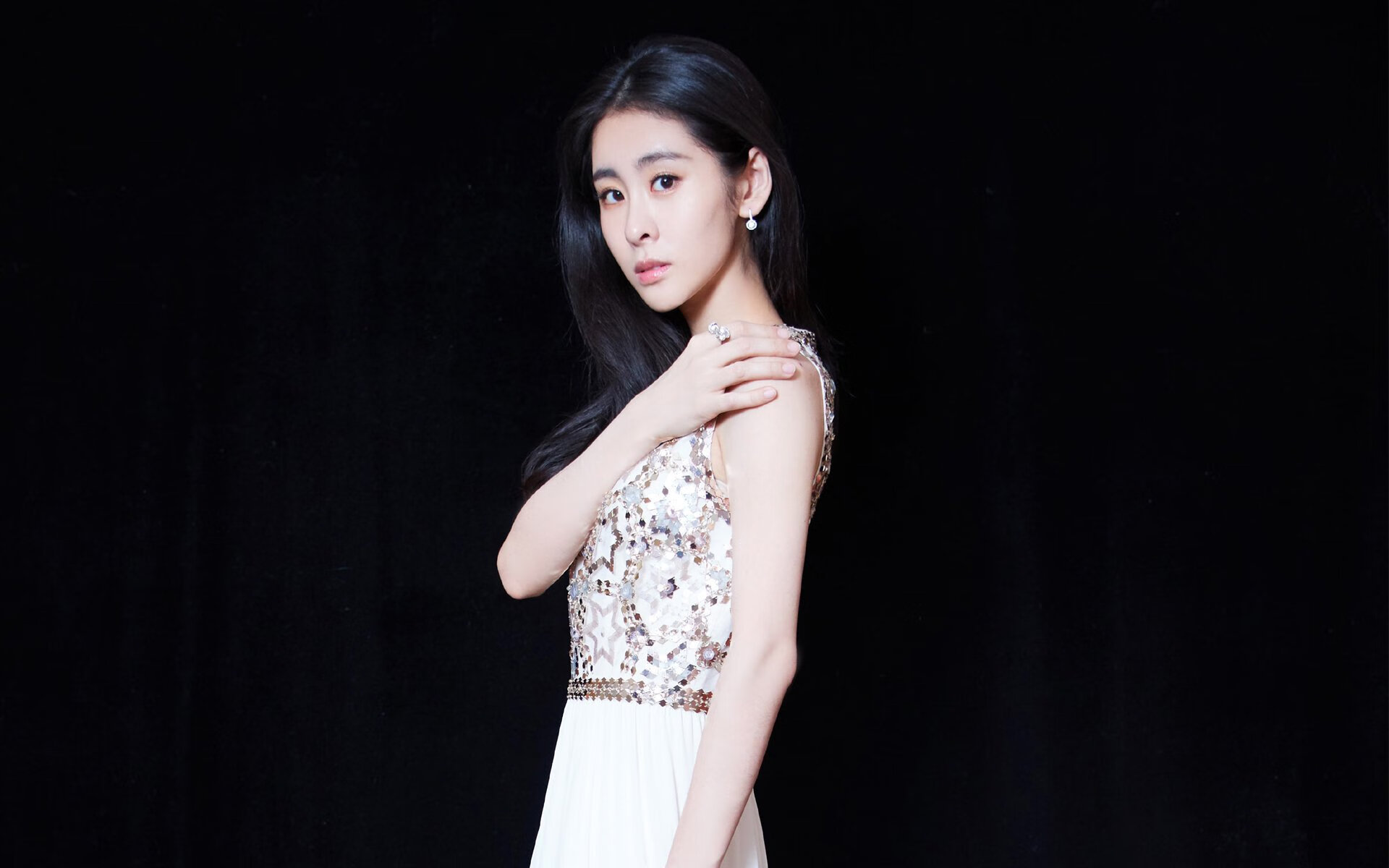 爱游戏体育官方入口-“荒野骑士”——在极端环境中的速度之战，荒野骑士吉他谱