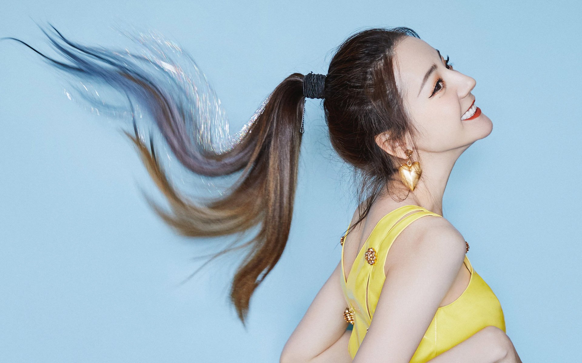 AYX体育官网-《电竞行业跨界融合：从游戏到电影、电视剧的全新布局》，电竞领域