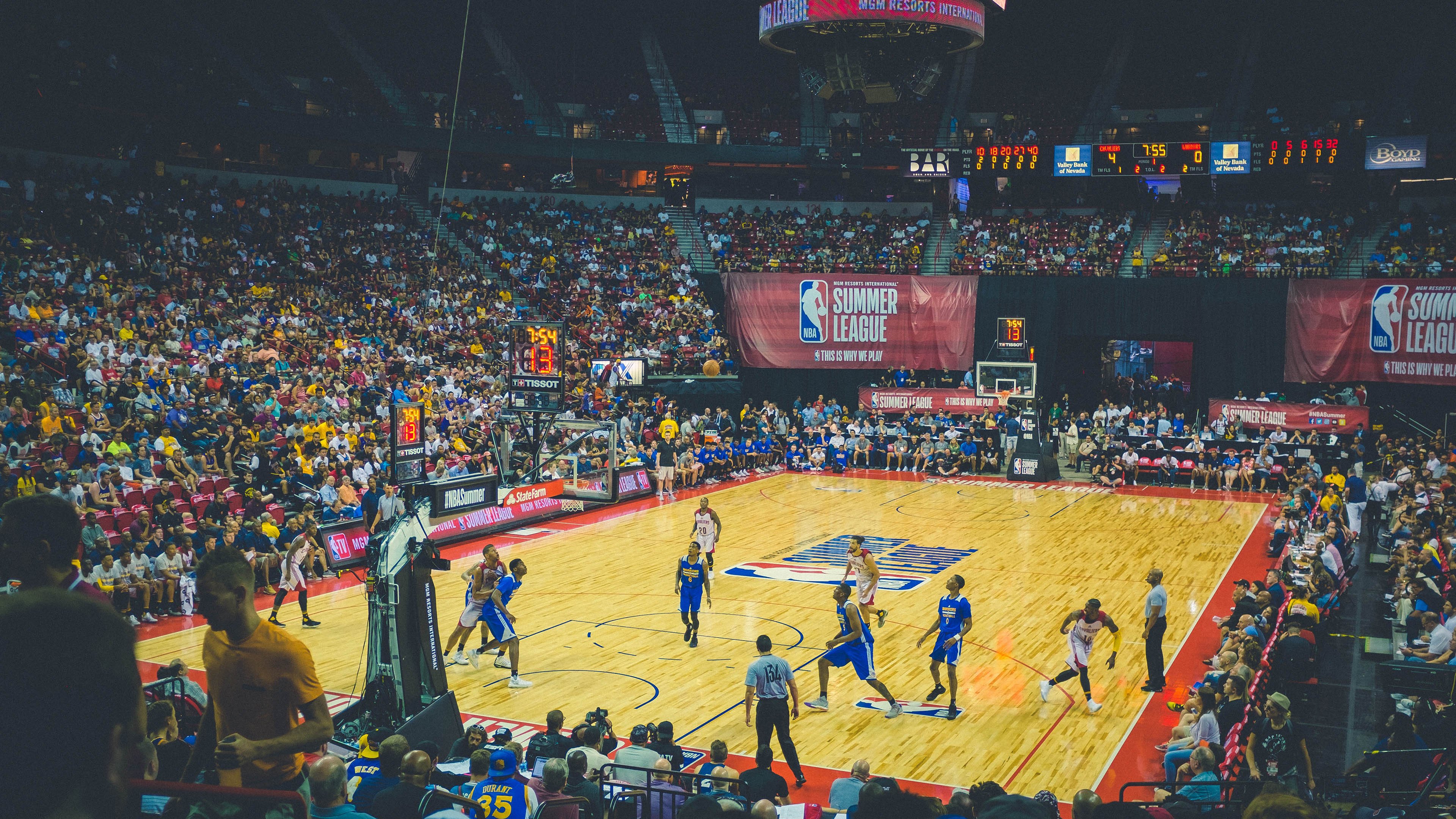 佩拉卡尼尝试新项：蝶泳首秀，卡拉佩蒂安游泳